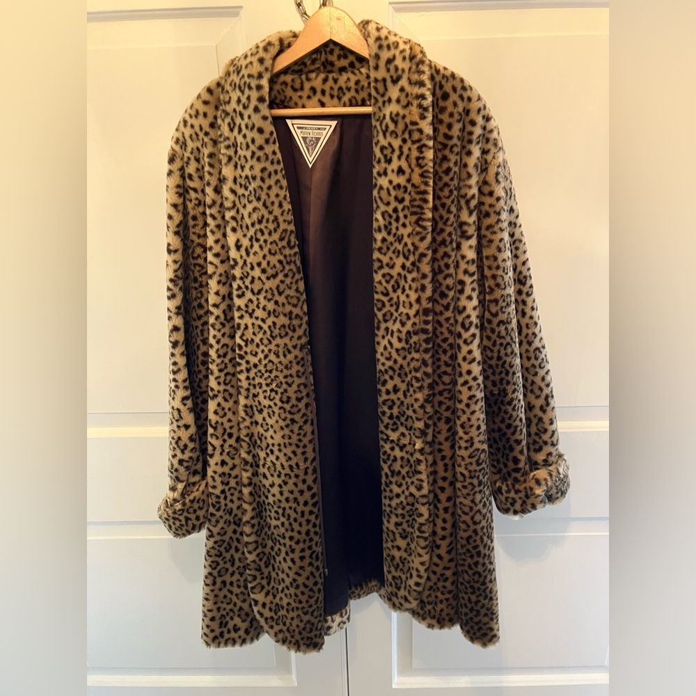 Vintage J. Percy for Marvin Richards Women’s Faux Fur Coat. One Size.